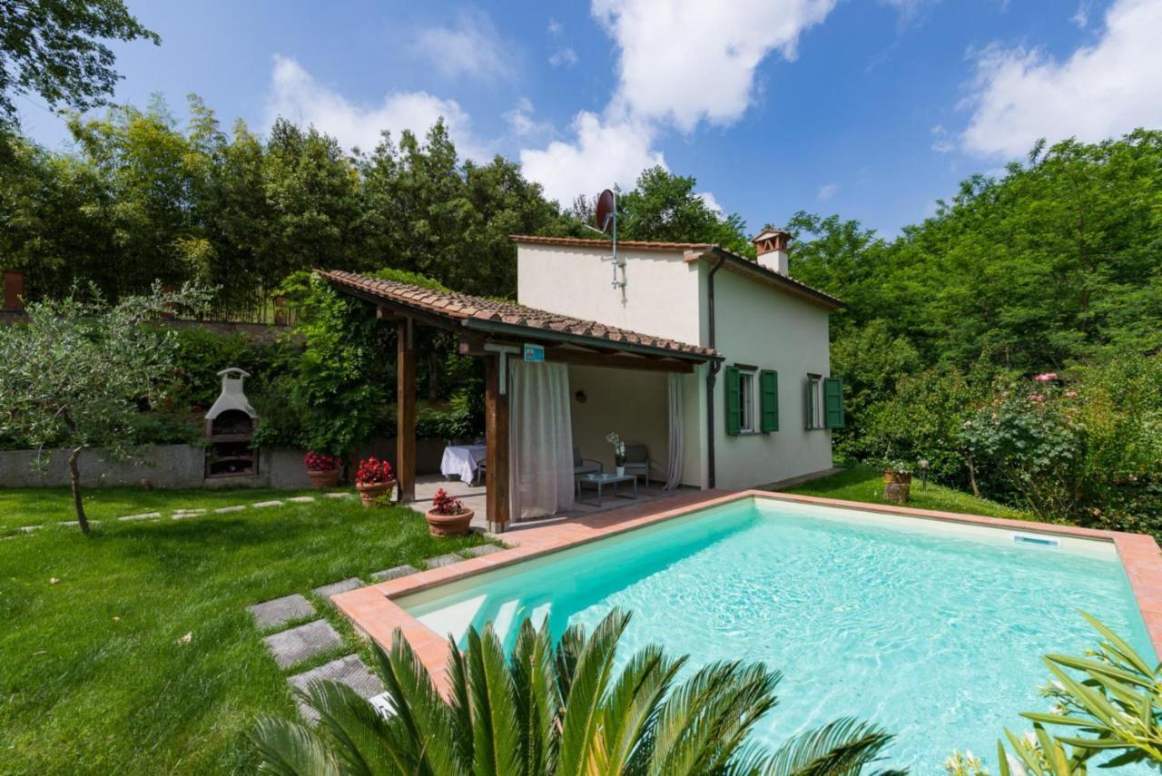 villa con piscina esclusiva nel verde Lucca Esterno foto